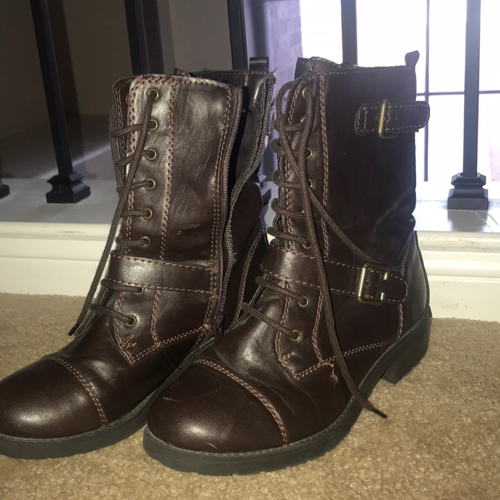 Brown boots, worn <5 times!